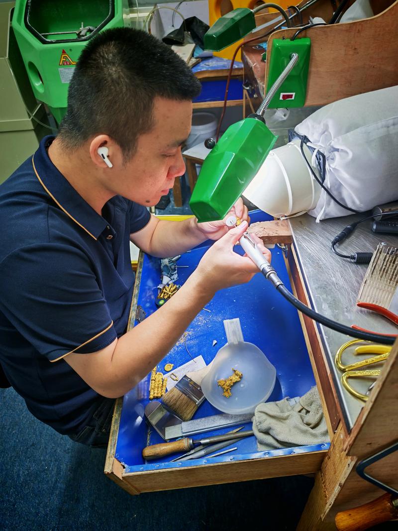 黃金加工 從珠寶工廠到首飾銷售的創(chuàng)新之路